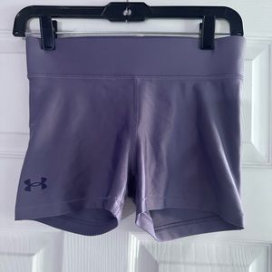 Under Armour size small heat shorts